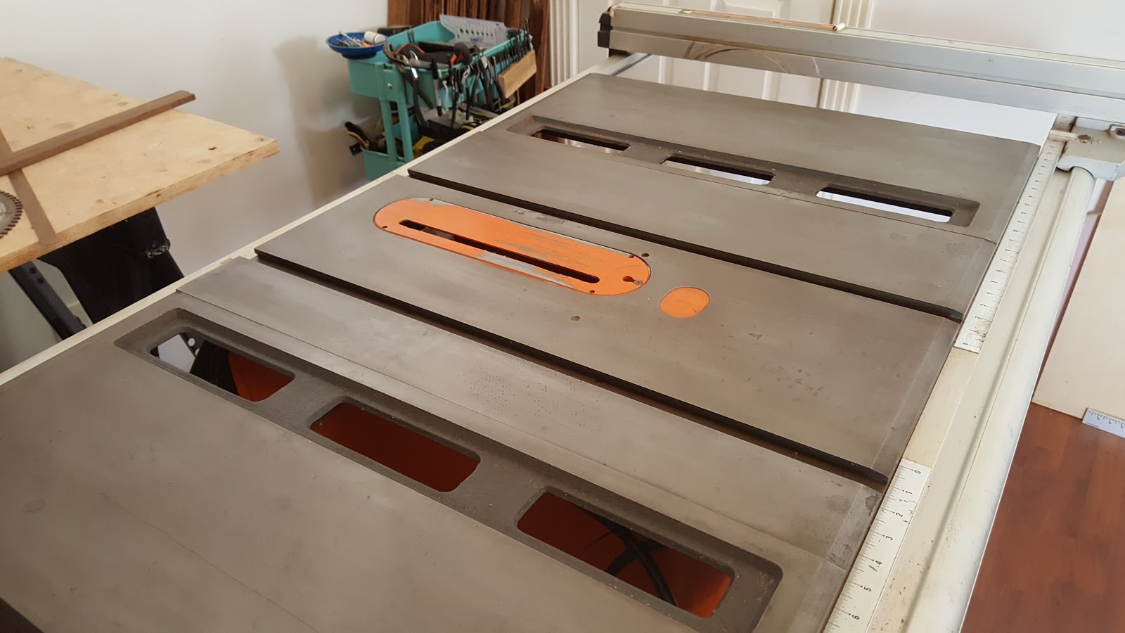 How to clean a rusty table saw