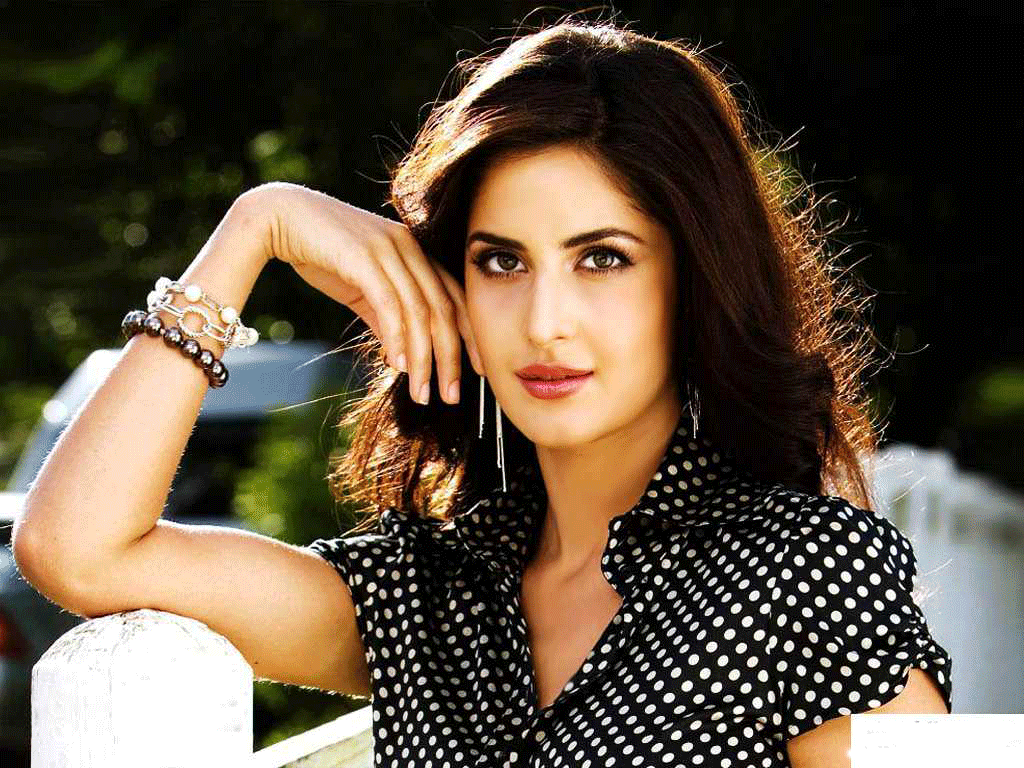 Katrina-Kaif-2.gif