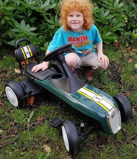 Xootz Retro Racer Kids Steel Pedal Go Kart Racing Ride-On Green White Boys Toy 