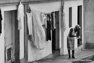 En Santiago de Cuba, by Guillermo Aldaya / AldayaPhoto