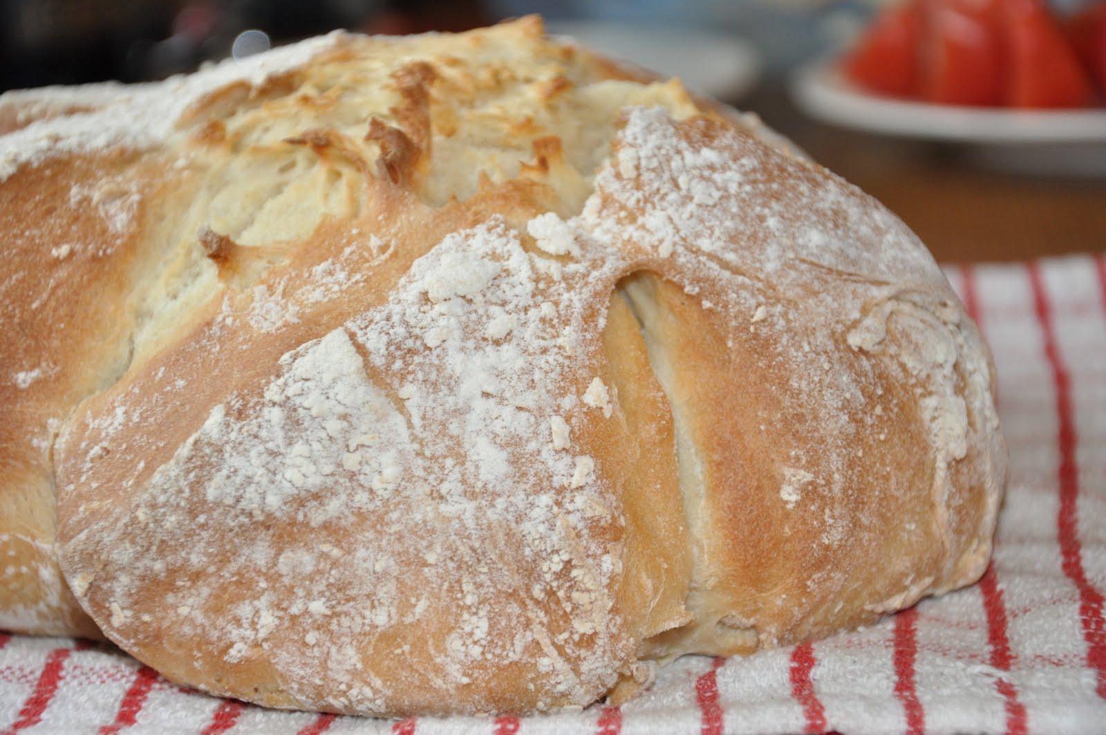 Тесто на кефире в хлебопечке. Домашний хлеб на смальце. Медовый хлеб на Руси. Хлеб домашний на кефире фото. Хлеб с маслом и медом.