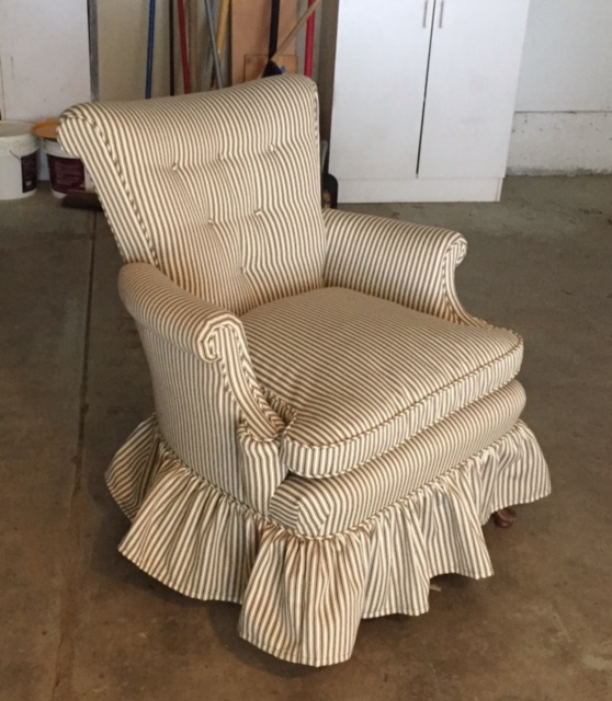 Nip 'n Tuck Upholstery: Ladies chair with a little ruffle!