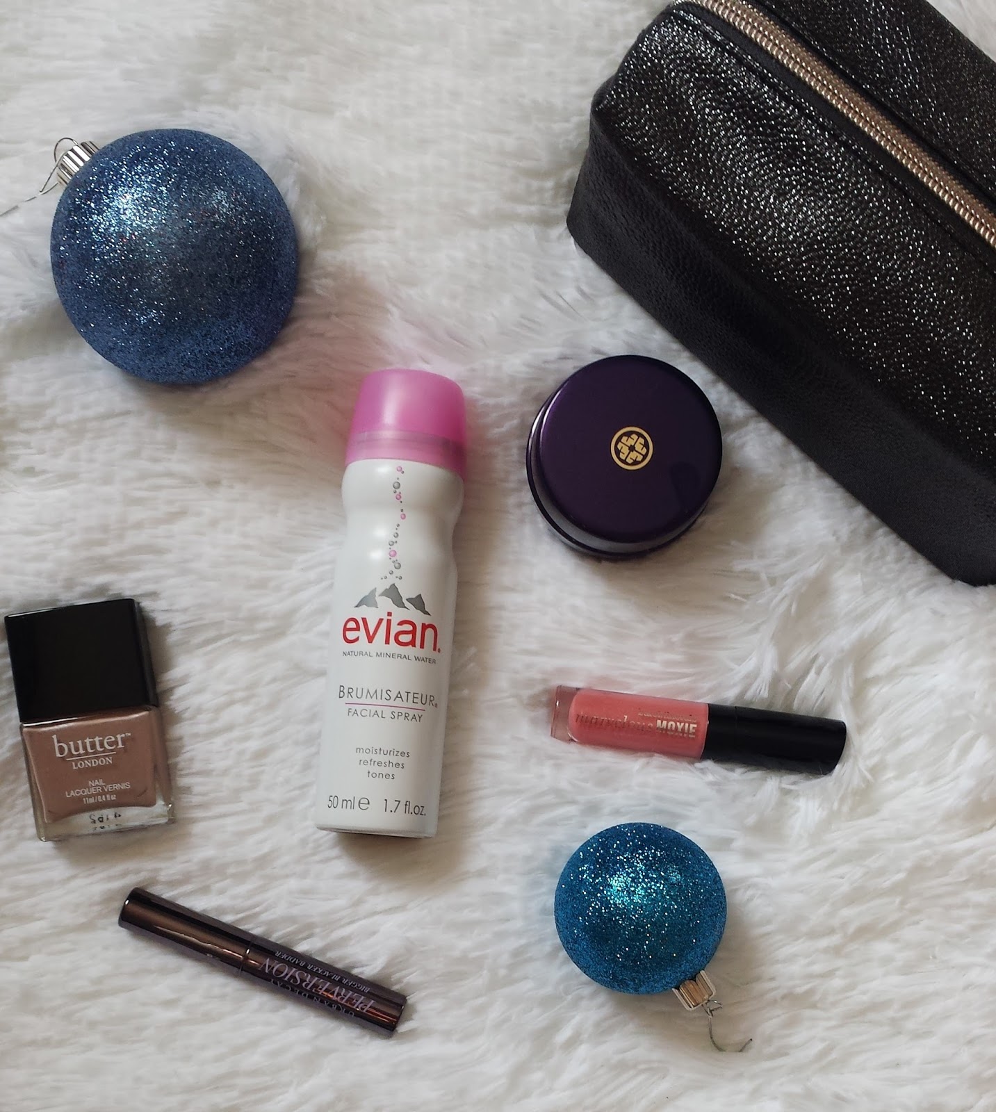 Holiday travel beauty must haves
