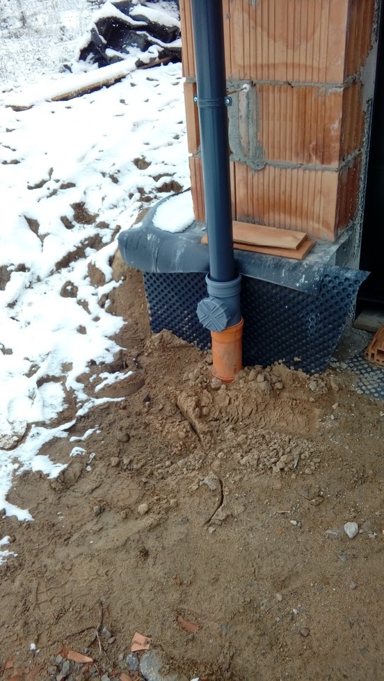 Dom Lidzi i Tomka: Szambo i studnia chłonna: 12.4.2017