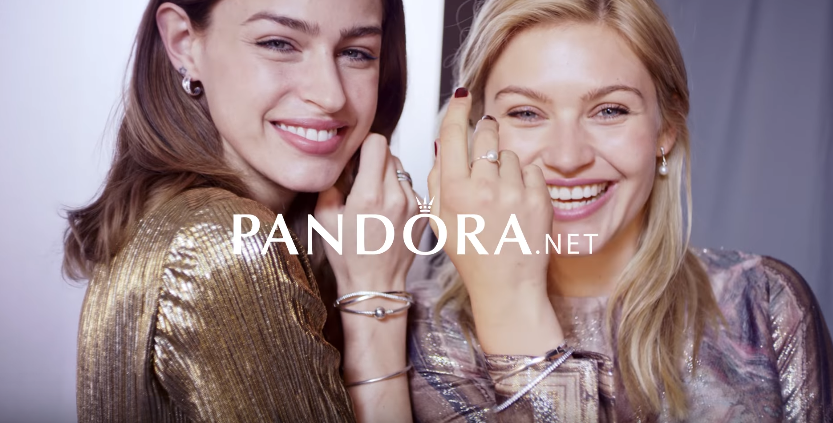 Canzone Pandora pubblicità con vestito color oro - Musica spot Novembre 2016