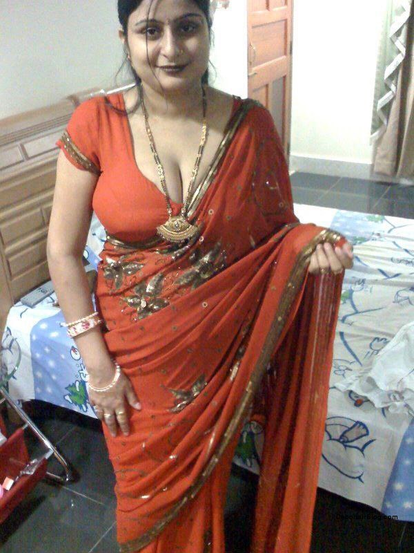 Sexy South Indian Aunties Pictures Photos ~ Beautiful