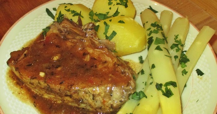Futtern wie bei Muttern: Schweinebraten mit Petersilienbutter-Spargel