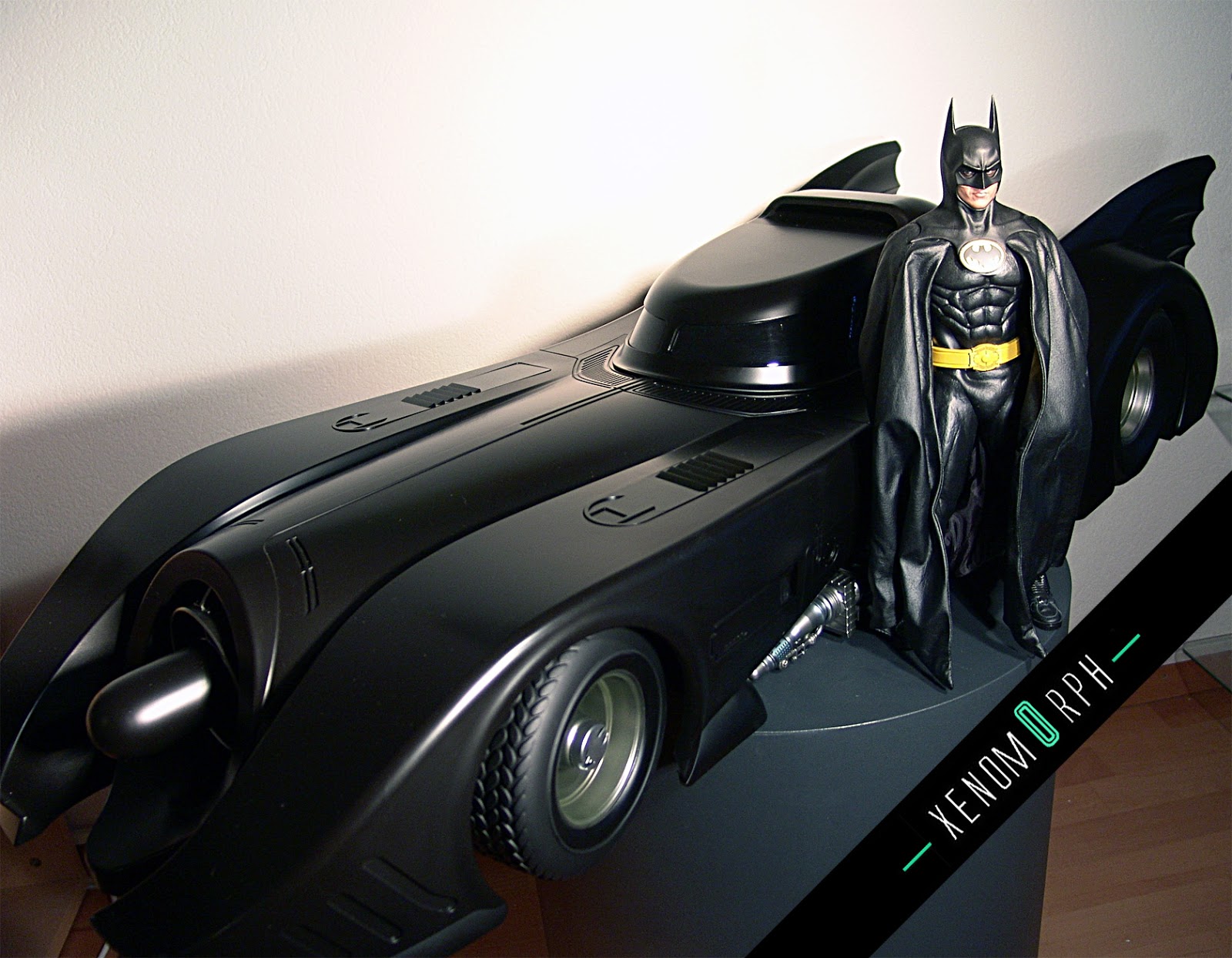 Hot Toys Batmobile 1989 1/6 photo review