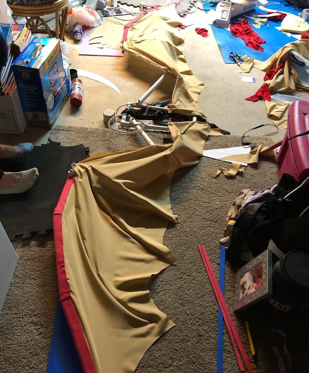 용으로 변신하는 서양녀 - 디쁠