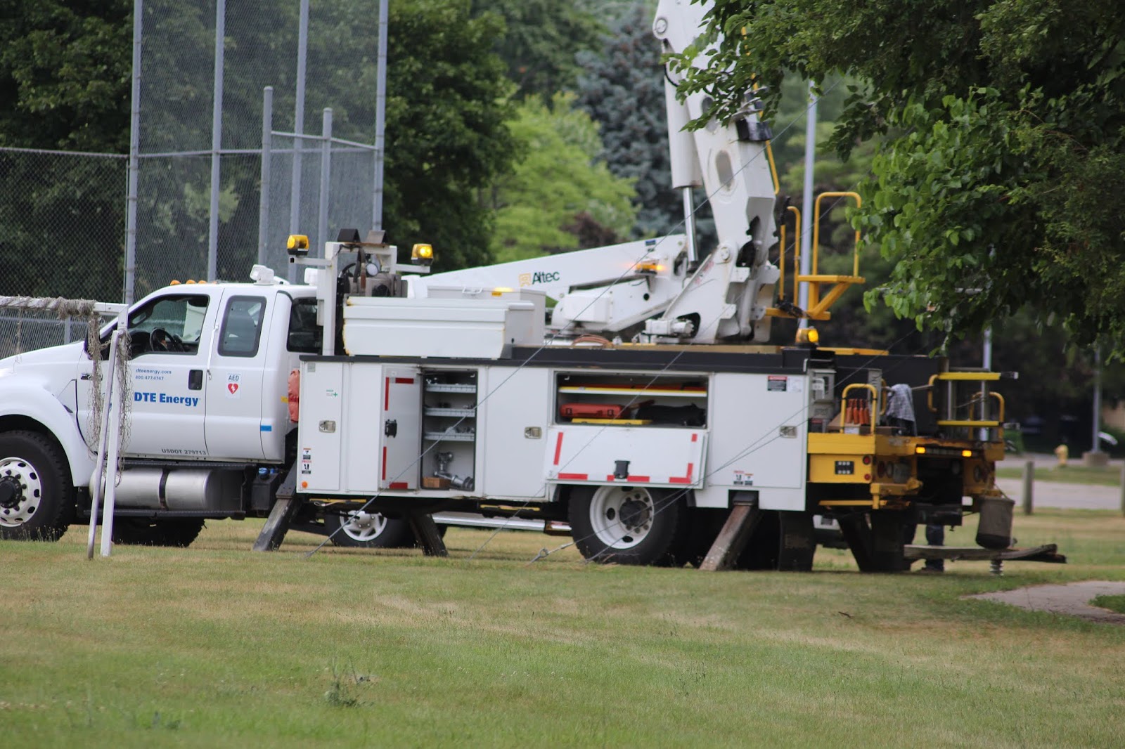 Purple Walrus Press Power restored to Normal Park Neighborhood in
