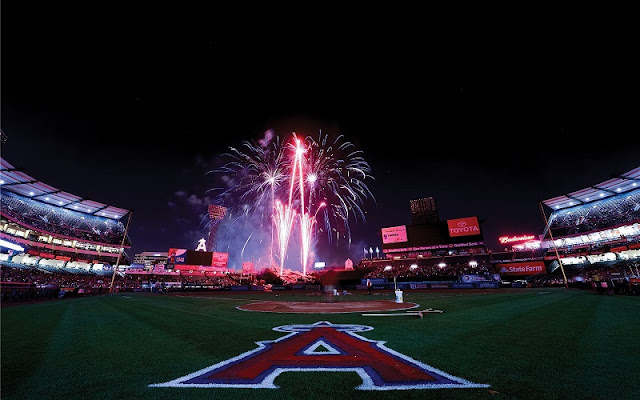 Noite no Angel Stadium em Anaheim Noite no Angel Stadium em Anaheim