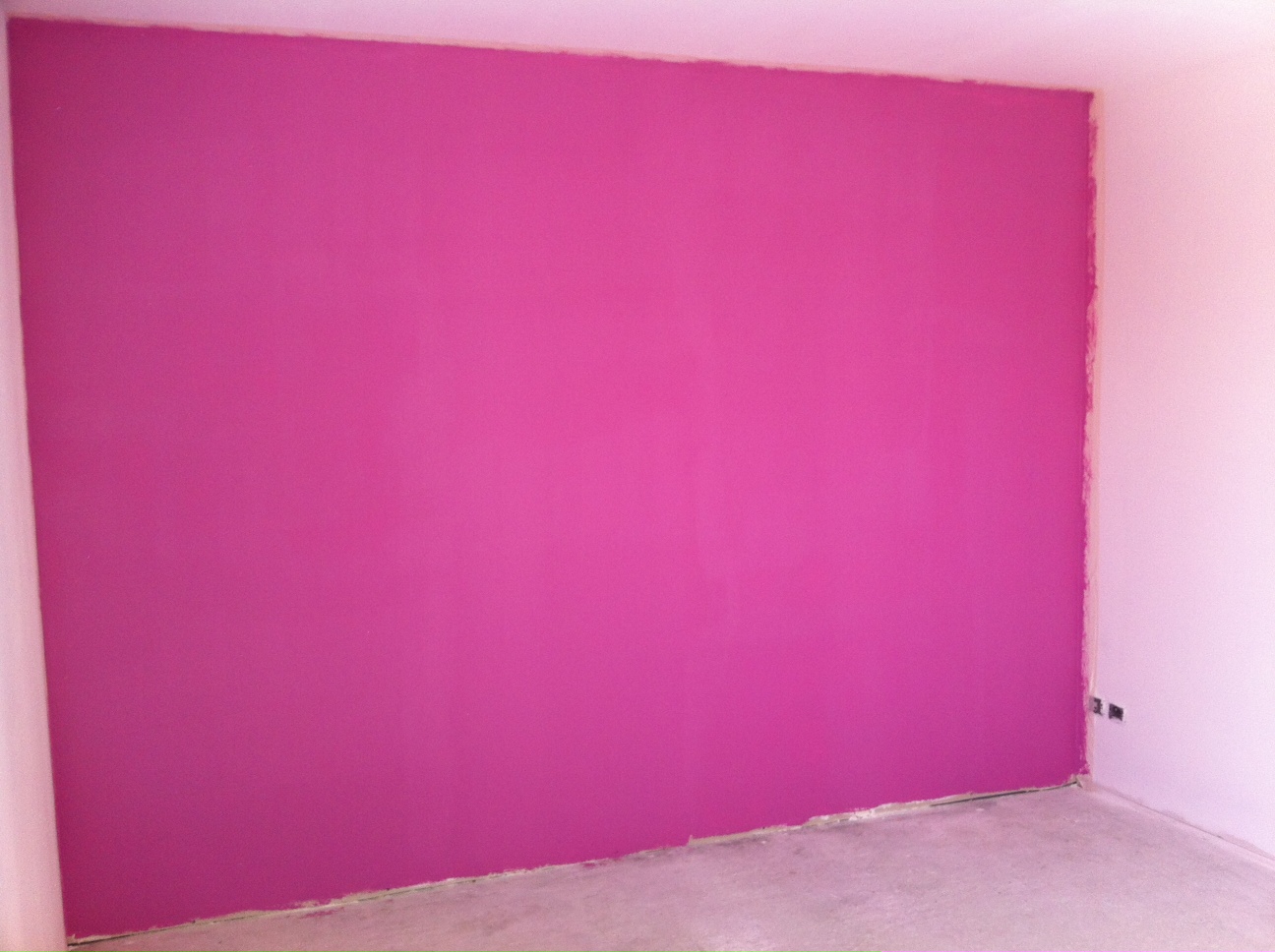 Maison Le mur rose fushia flashouille de cocotte