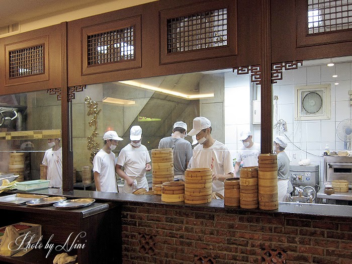 【台北市大安區】杭州小籠包。觀光客最愛平價版鼎泰豐等級小籠湯包