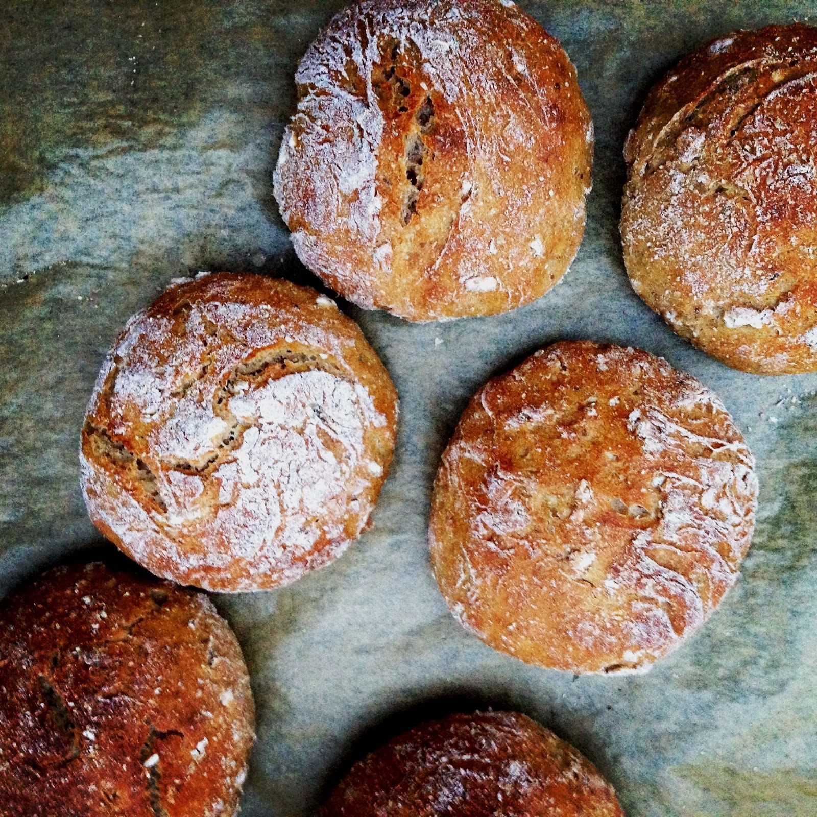KAMAU: Haferflockenbrötchen KAMAU: Haferflockenbrötchen