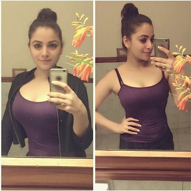 indian-instagram-girl-selfie-opposite-mirror