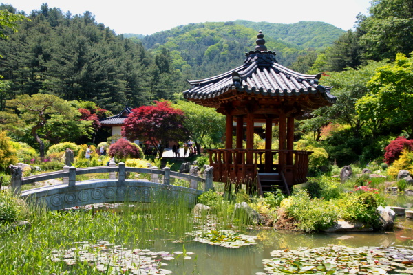 Vita%20in%20Vitro:%20The%20Garden%20of%20Morning%20Calm%20-%20the%20Most%20Beautiful%20Korean%20Garden