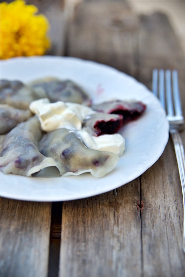 pierogi z jagodami przepis