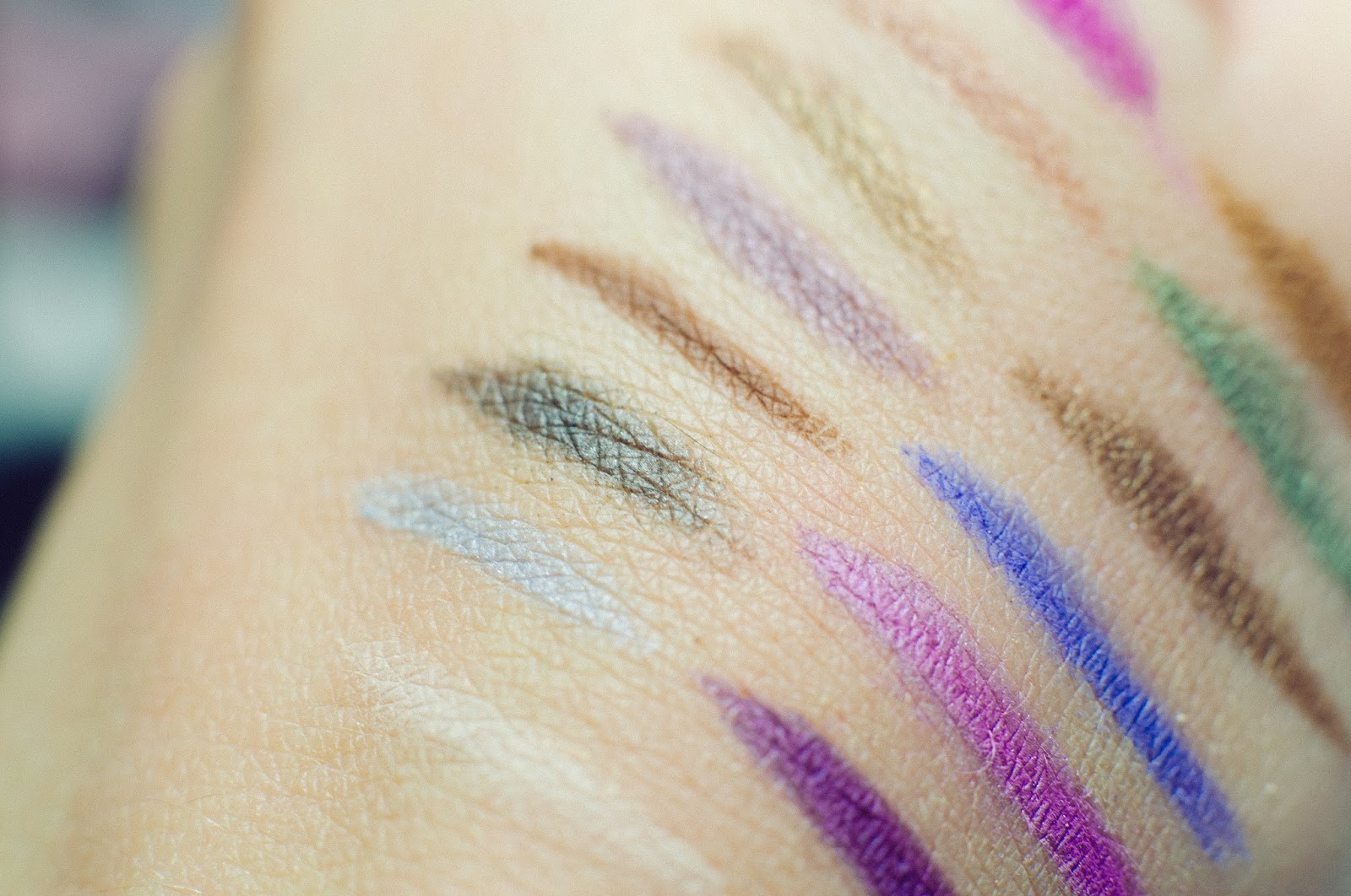 "wet n wild  тени трио" тон e380b. худа бьюти палетка. Influence new era тени. палетка теней influence beauty hypomaniac. тени new era.