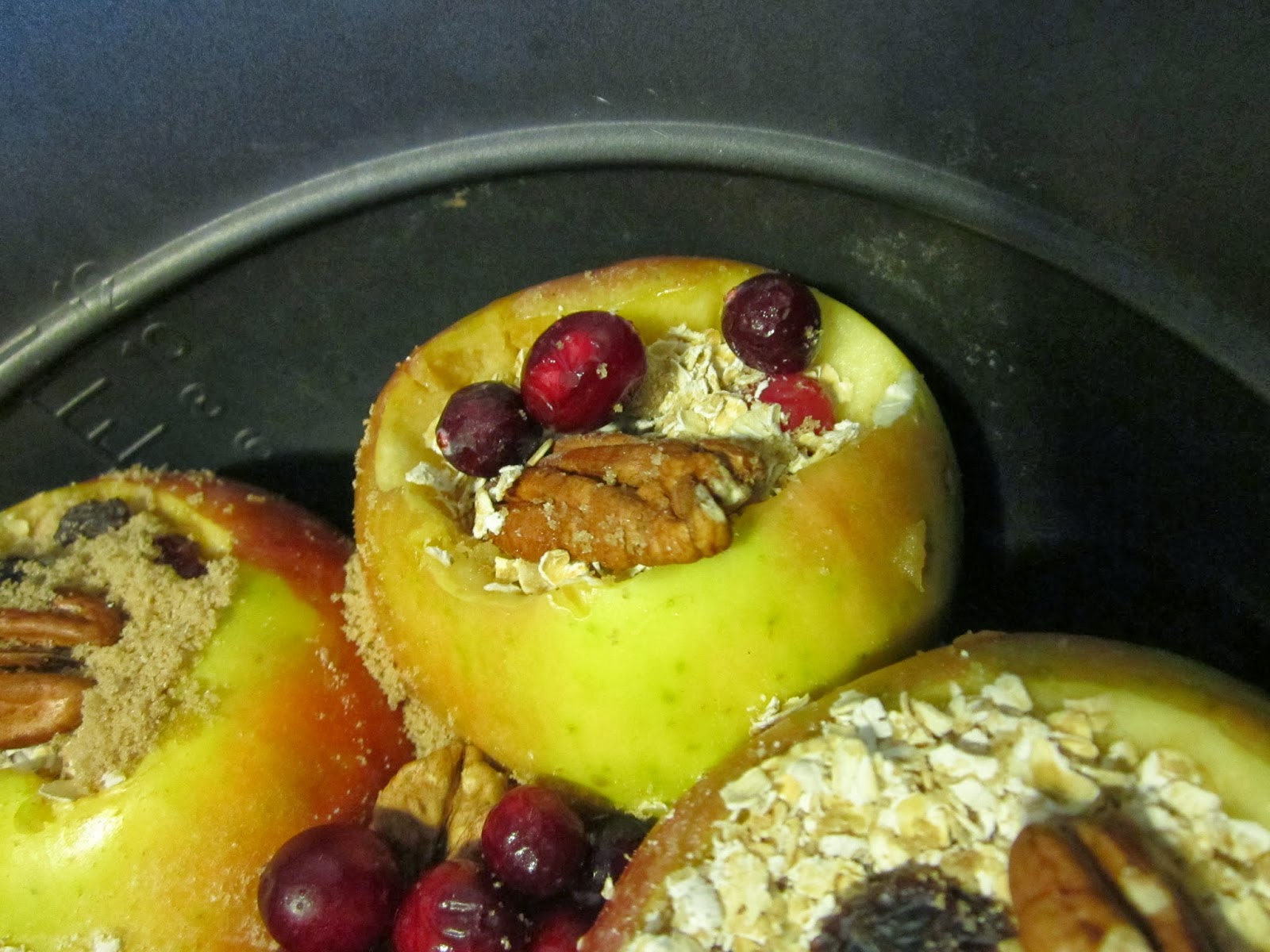 Christmas Crockpot Potpourri with fruit and essential oils - Love, Jaime