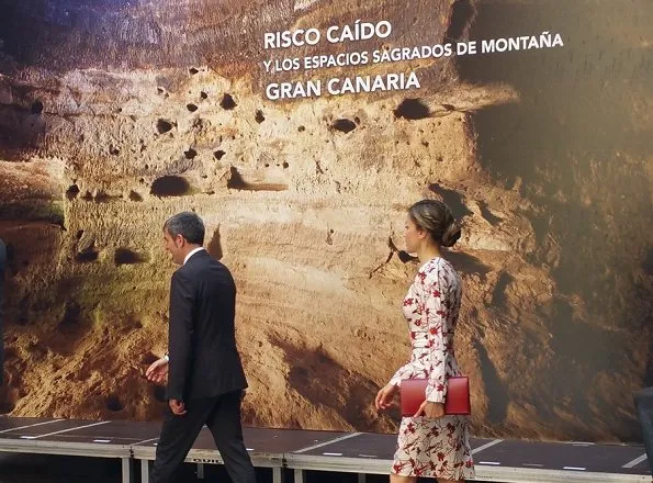 Queen Letizia wore CAROLINA HERRERA Floral Dress and LODI Pumps for visits Las Palmas on the Gran Canaria, Canary Islands