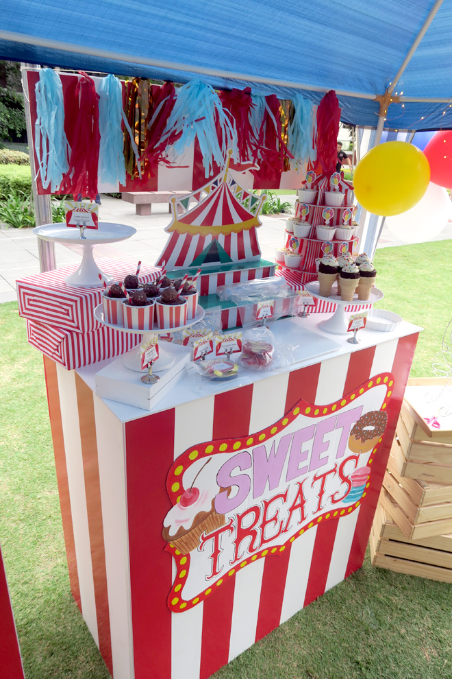 QiuQiu: MereGo1Round - Meredith's First Birthday Carnival themed party