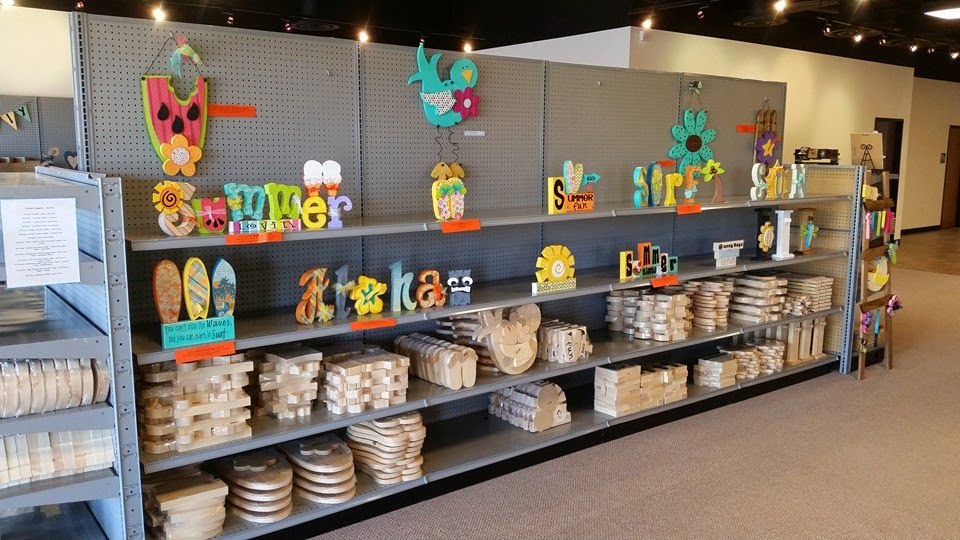 Twiddlebugz Designz Wood Creations Opens in Vegas!