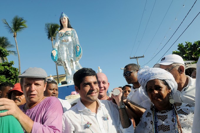 Na festa de Iemanjá prefeito promete recuperar o bairro