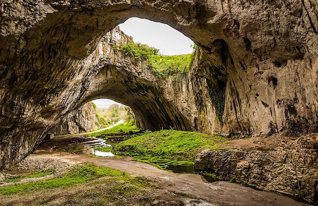 Devetashka cave - Bulgária