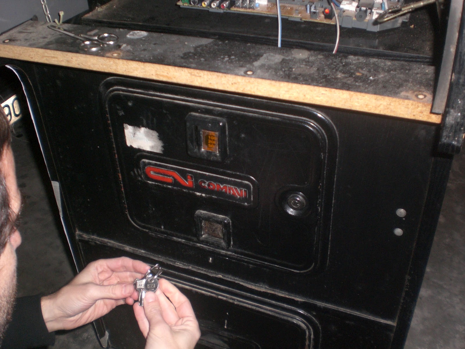 Pac-maca project: El mueble: restauración