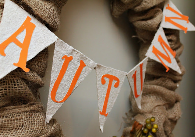 burlap wreath - www.turtlesandtails.blogspot.com