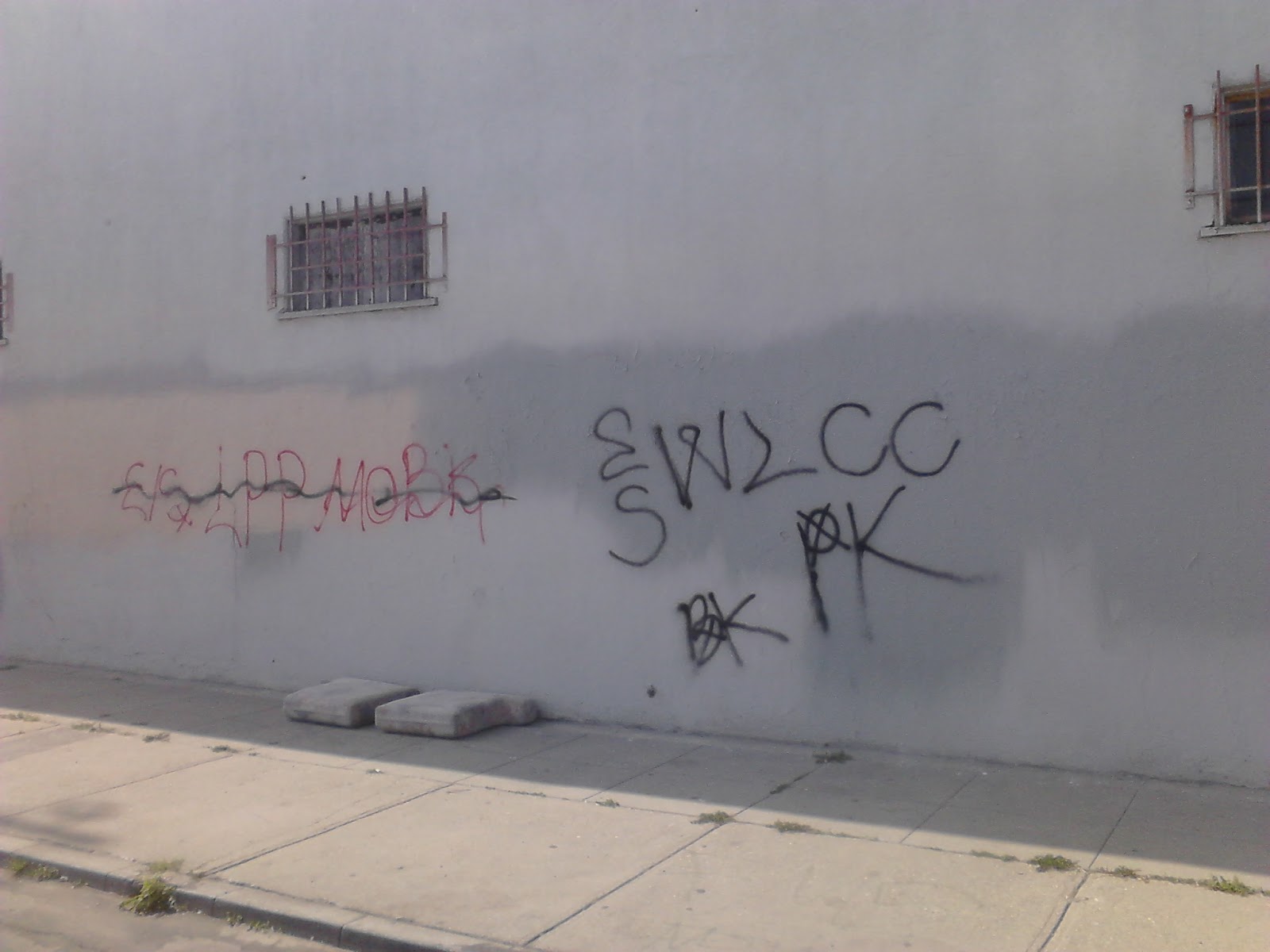 crip gangs graffiti: Ward lane compton crip