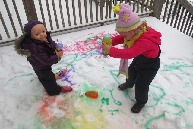 2-INGREDIENT SNOW PAINT- SO FUN! #snowpaint #snowpaintrecipe #koolaidsnow #koolaidsnowpaint #snowpaintforkids #snowpainting #snowpaintingforkids #paintthesnow #snowplay