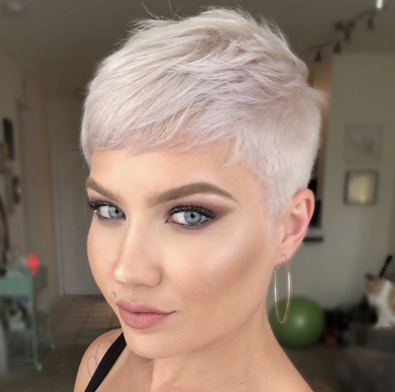 pixie cuts for round faces