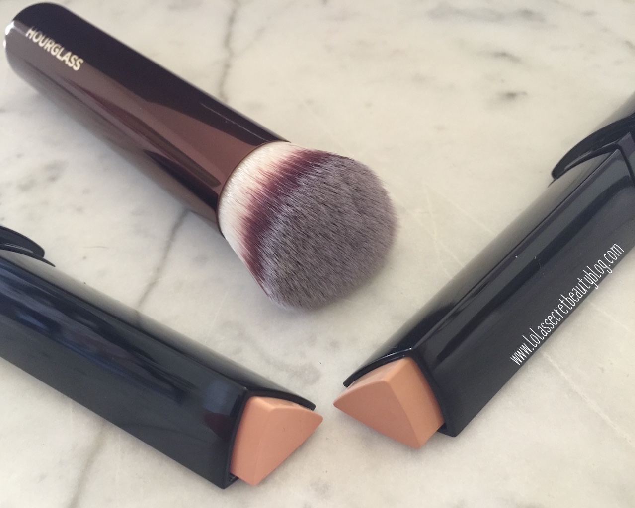 lola's secret beauty blog HOURGLASS Vanish Seamless Finish Foundation