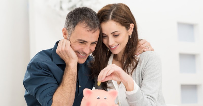 Educație financiară: cum să-ți organizezi banii în cuplu, ca să nu mai ai scandal