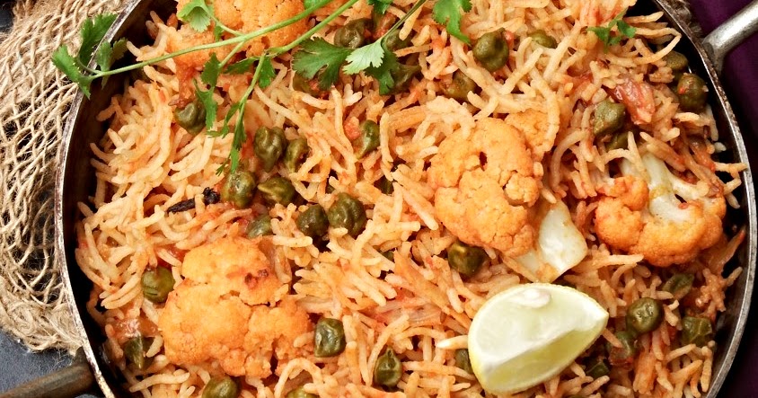 Gobhi aur Hare Chane ka Pulav | Green Gram and Cauliflower Rice Pilaf