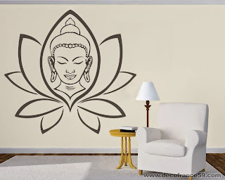 sticker mural avec la tete d'un bouddha incustré dans une fleur de lotus , une ambiance zen garantie grace a notre sticker 
