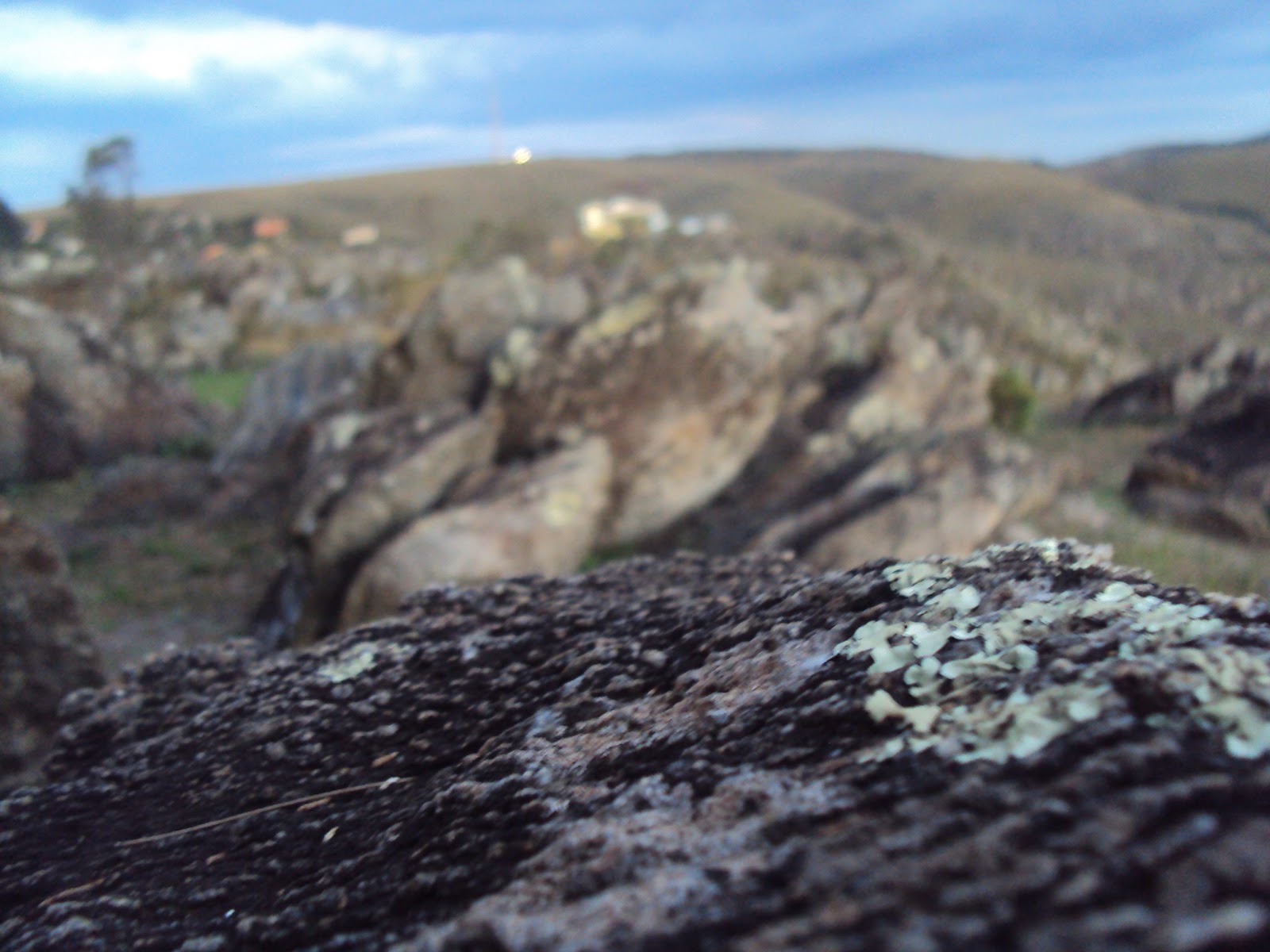 Destes Penhascos Fez A Natureza Os Versos Constituem Exemplo Da