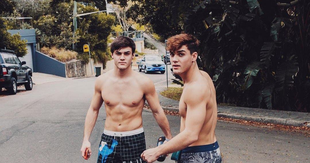 Alexis_Superfan's Shirtless Male Celebs Ethan & Grayson Dolan