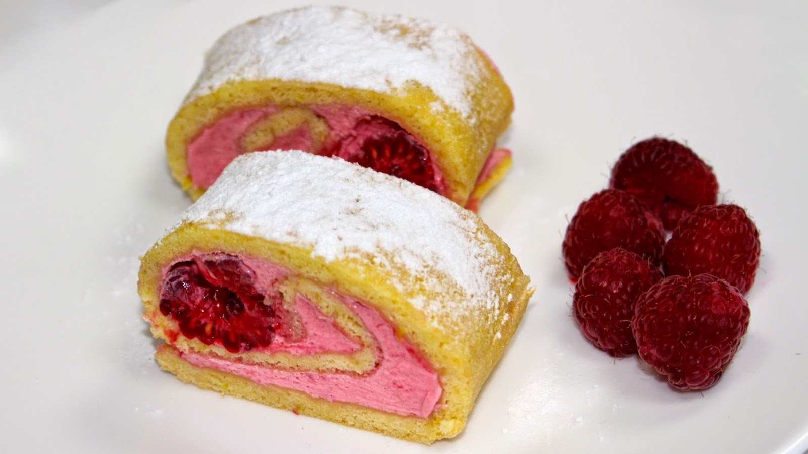 Himbeer-Biskuitroulade | Mrs Flury - Recipes. Lovely, Easy &amp; with a ...
