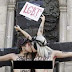 PRECONCEITO / Parada Gay em SP é marcada por orgias e agressões a símbolos do cristianismo; veja
