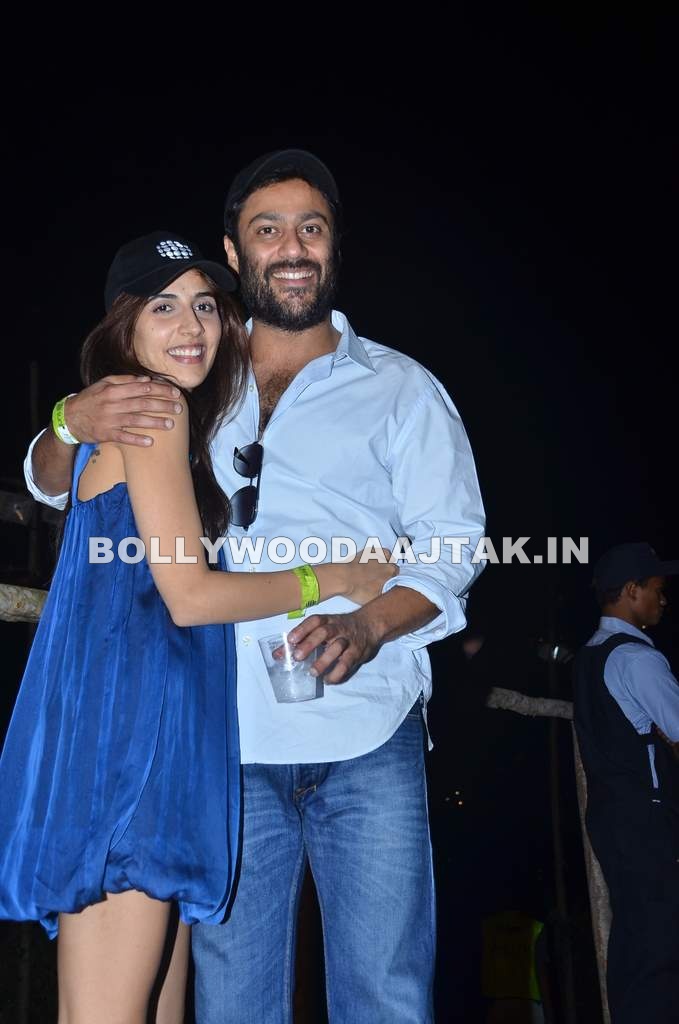 Shraddha Kapoor, Shazahan Padamdsee1 - Shraddha Kapoor, Shazahan Padamdsee and others at DJ AVICII gig for Sunburn