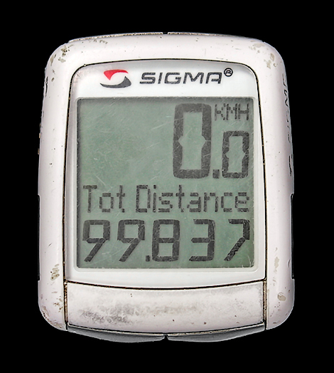 Zwierzenia rowerzysty - licznik Sigma BC 14.12 Alti wyświetlający dystans prawie 100 tysięcy kilometrów