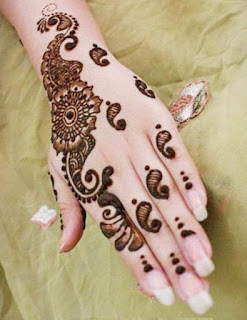 Eid Ul Fitr Flower Henna Design