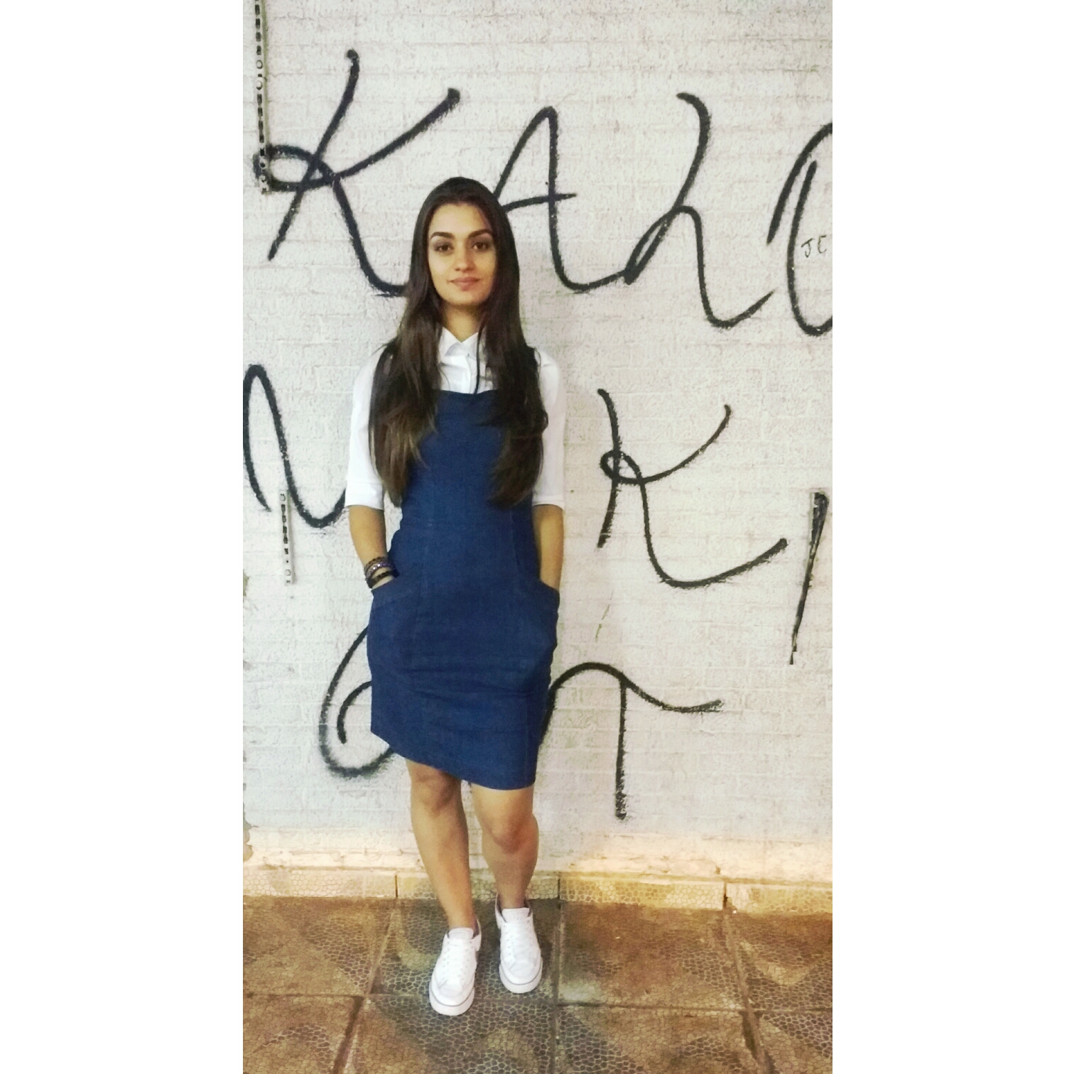 vestido com camiseta por baixo