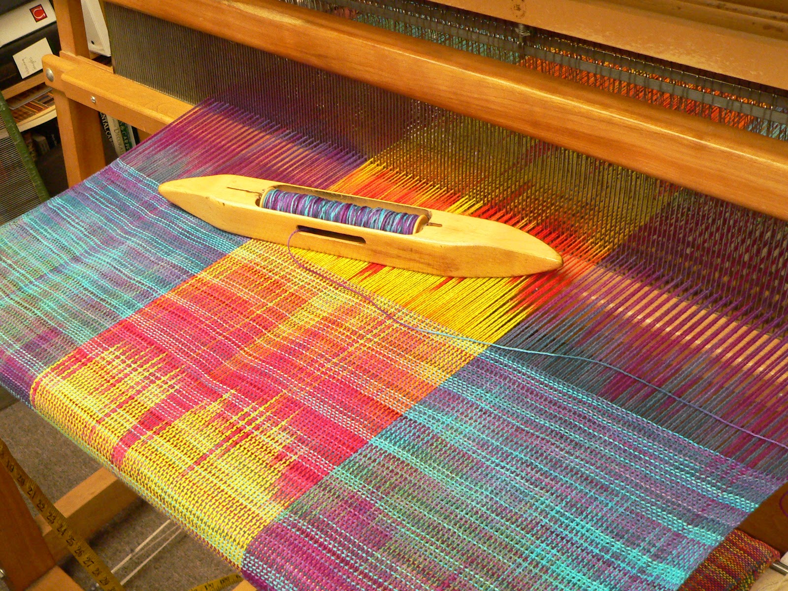 барабинский музей ткацкий станок. настольный ткацкий станок. ткацкий станок старинный. механический ткацкий станок 1785. ткацкий станок сканворд.