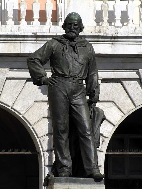 Statue of Giuseppe Garibaldi by Ettore Ferrari, Pisa