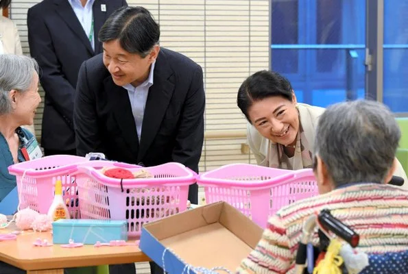 Crown Prince Naruhito and Crown Princess Masako visited a senior service center in Sumida for Elders Day