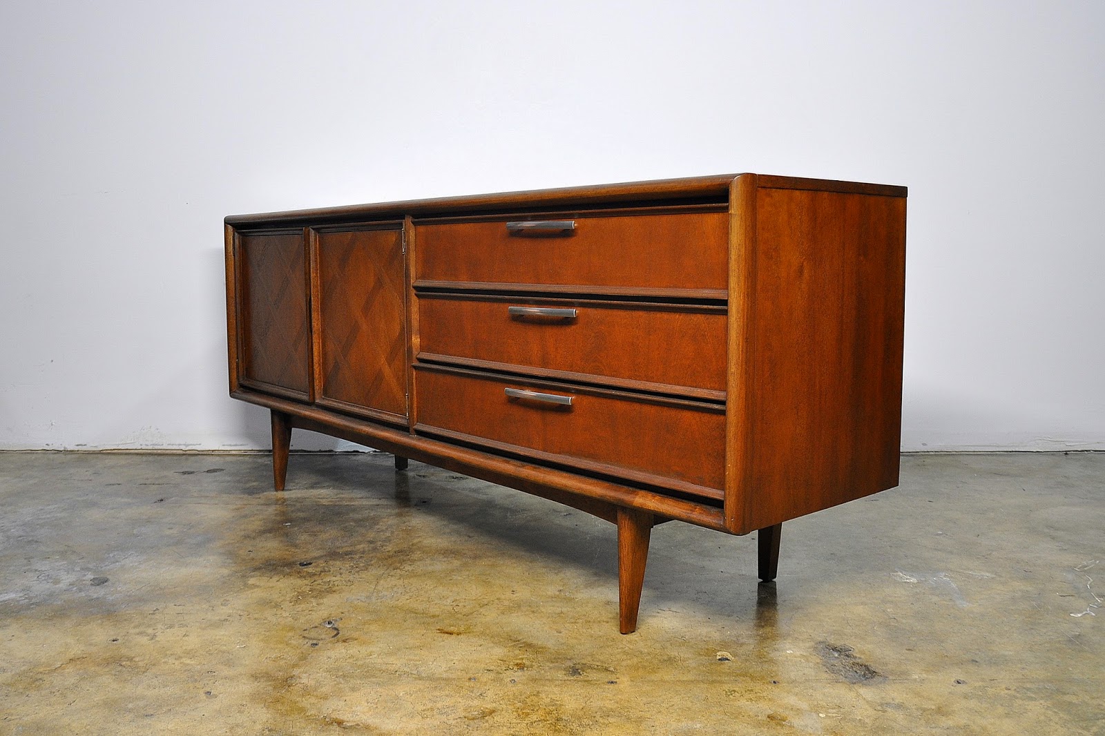 SELECT MODERN United Furniture 6' Triple Dresser / Credenza