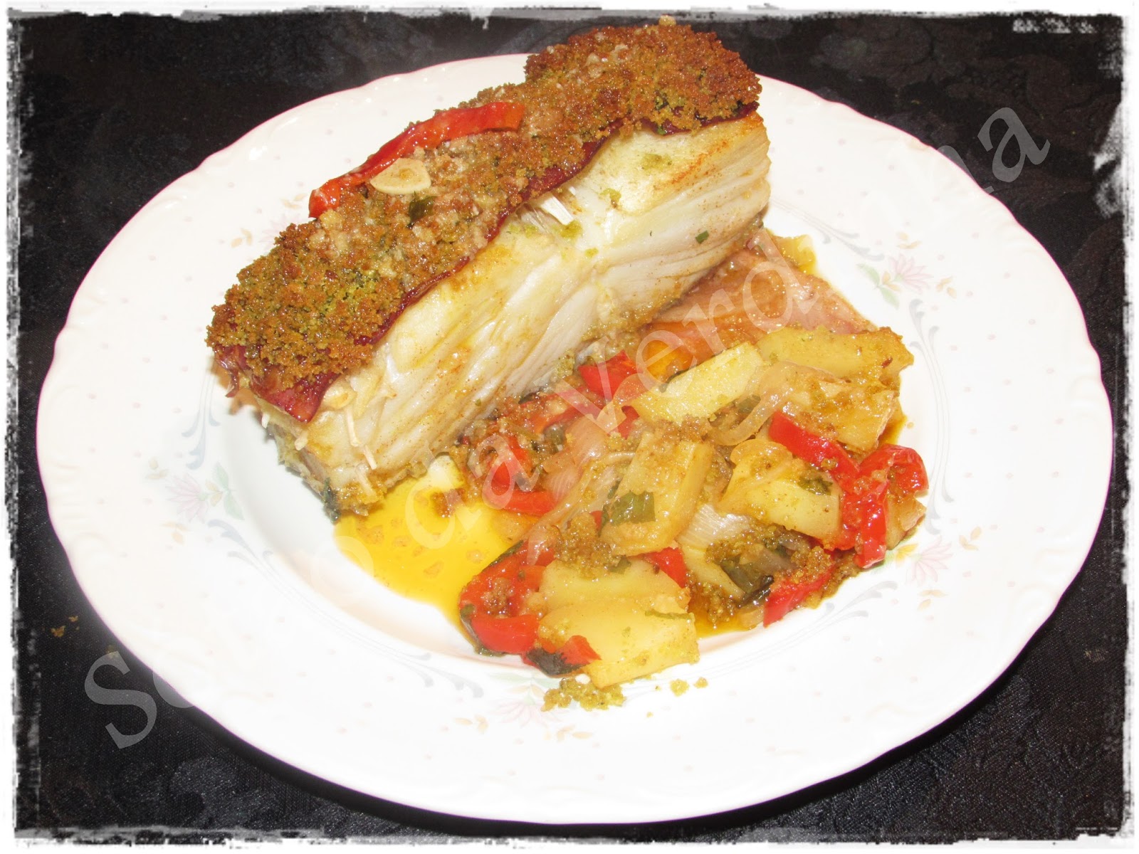 Sótão da Verdinha Bacalhau na Telha com Bacon, Pimentos e Broa de Milho